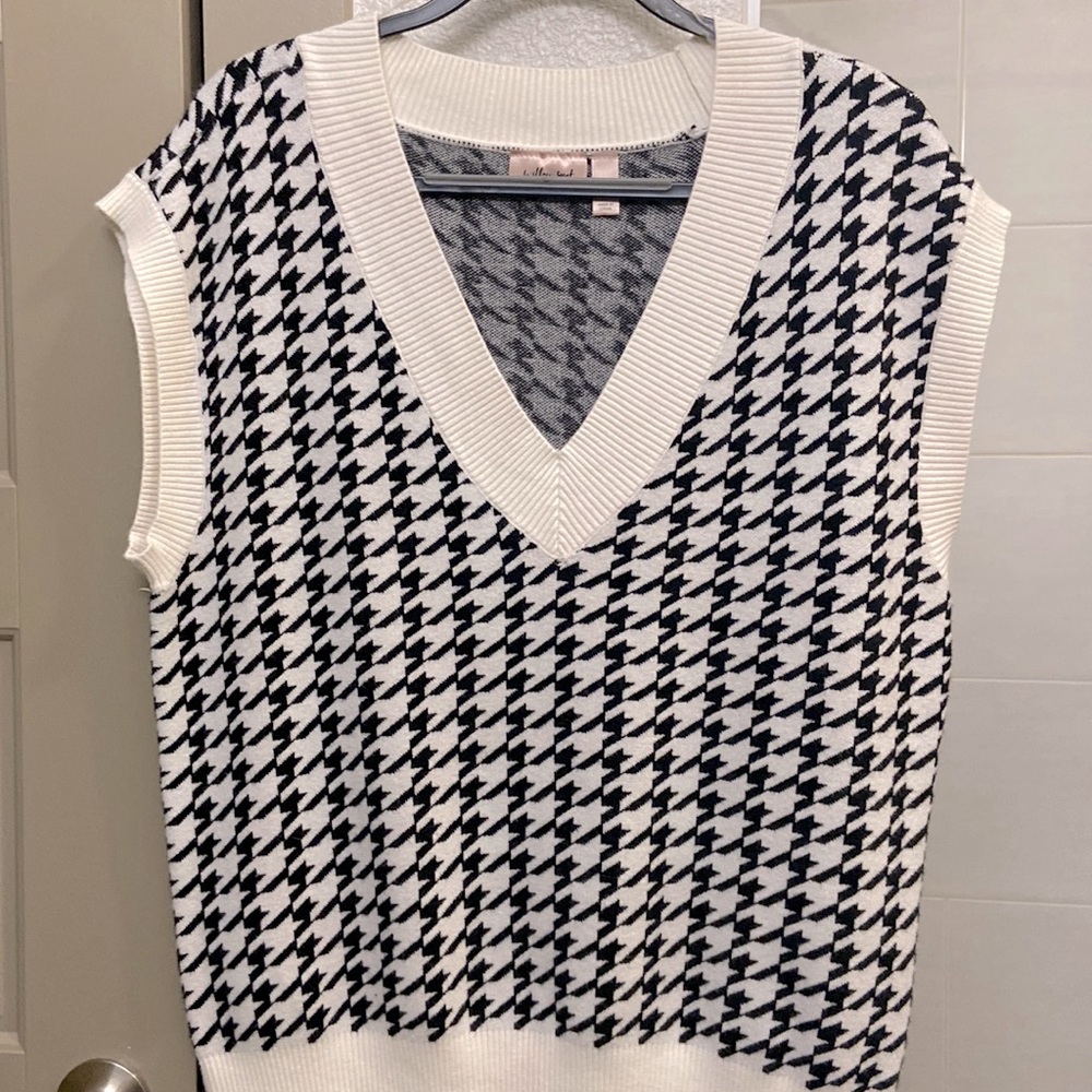 NWOT Buckle Houndstooth Black and White Sweater Vest